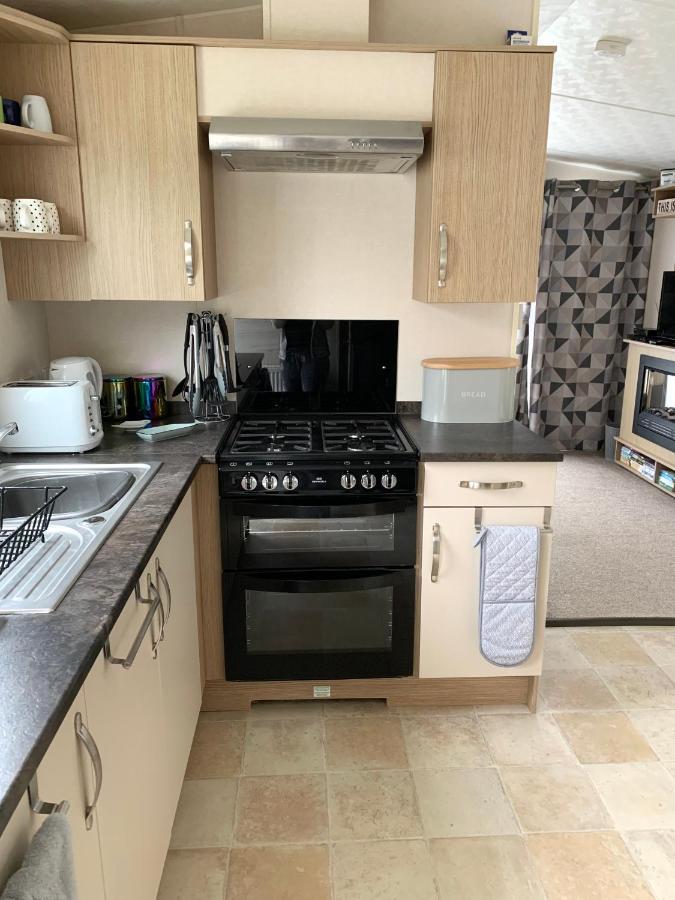 Mollys Retreat Pet Friendly Three Bed Caravan With Small Garden Newquay Bay Resort Quieter Area Of Park מראה חיצוני תמונה