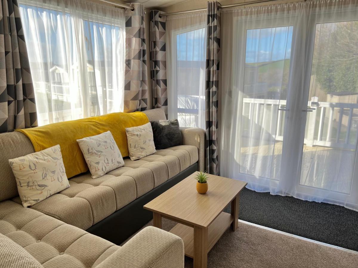Mollys Retreat Pet Friendly Three Bed Caravan With Small Garden Newquay Bay Resort Quieter Area Of Park מראה חיצוני תמונה