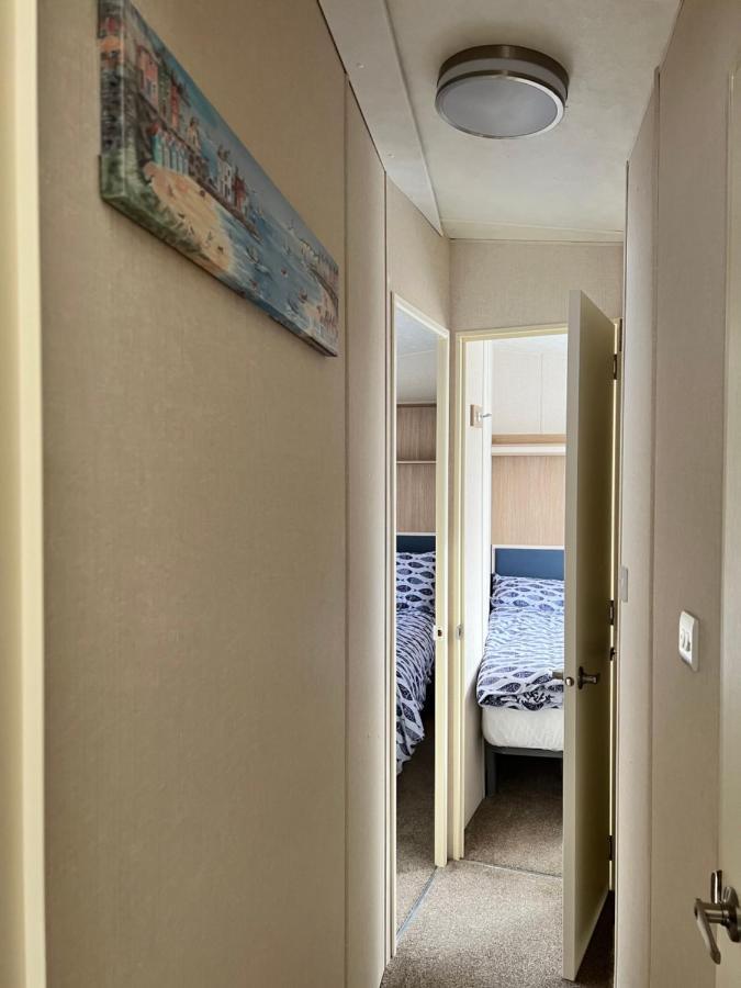 Mollys Retreat Pet Friendly Three Bed Caravan With Small Garden Newquay Bay Resort Quieter Area Of Park מראה חיצוני תמונה