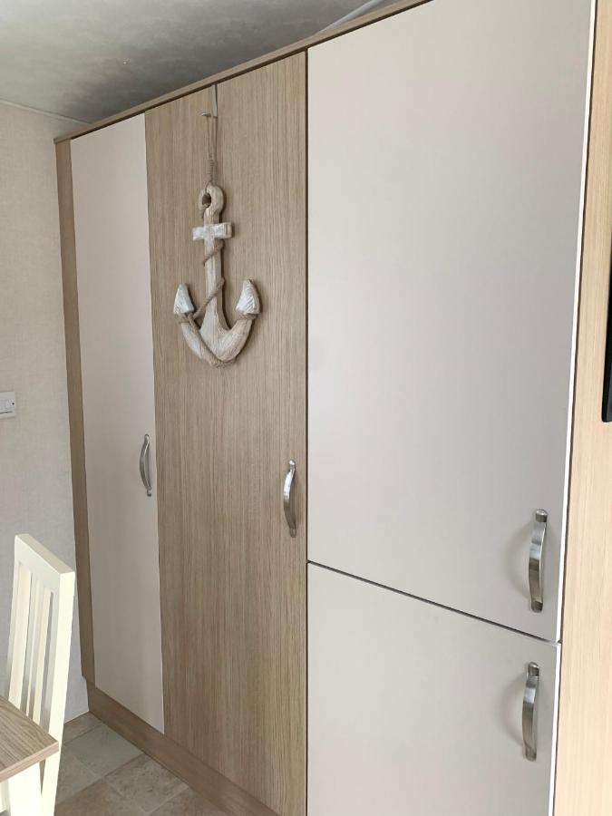 Mollys Retreat Pet Friendly Three Bed Caravan With Small Garden Newquay Bay Resort Quieter Area Of Park מראה חיצוני תמונה