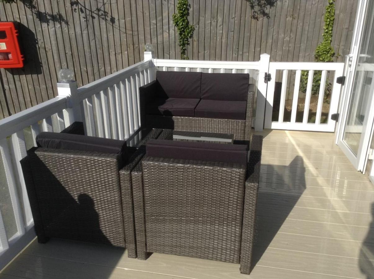 Mollys Retreat Pet Friendly Three Bed Caravan With Small Garden Newquay Bay Resort Quieter Area Of Park מראה חיצוני תמונה