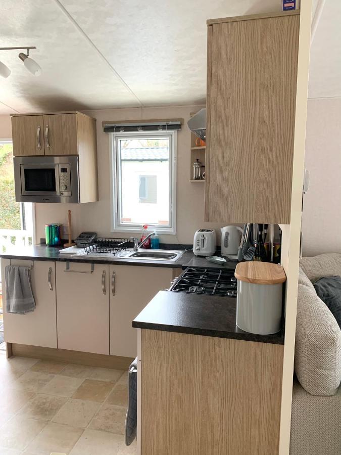 Mollys Retreat Pet Friendly Three Bed Caravan With Small Garden Newquay Bay Resort Quieter Area Of Park מראה חיצוני תמונה