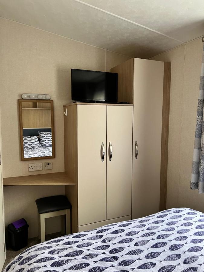 Mollys Retreat Pet Friendly Three Bed Caravan With Small Garden Newquay Bay Resort Quieter Area Of Park מראה חיצוני תמונה