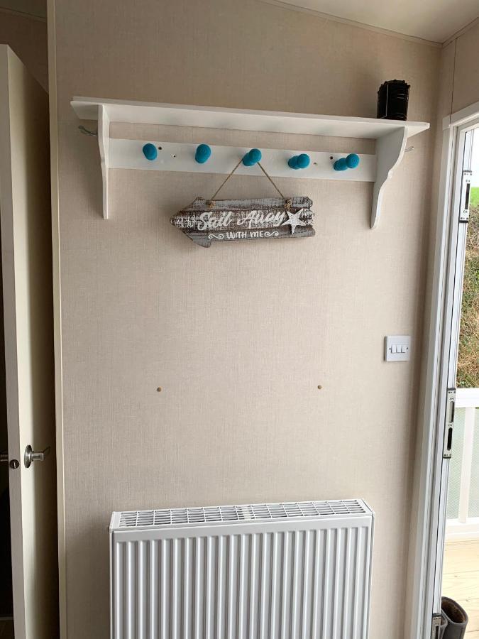 Mollys Retreat Pet Friendly Three Bed Caravan With Small Garden Newquay Bay Resort Quieter Area Of Park מראה חיצוני תמונה